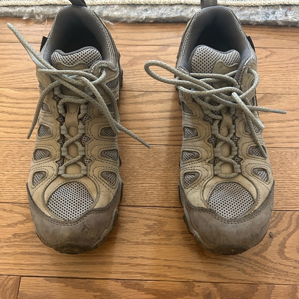 Women’s Oboz Tan Hiking Shoes